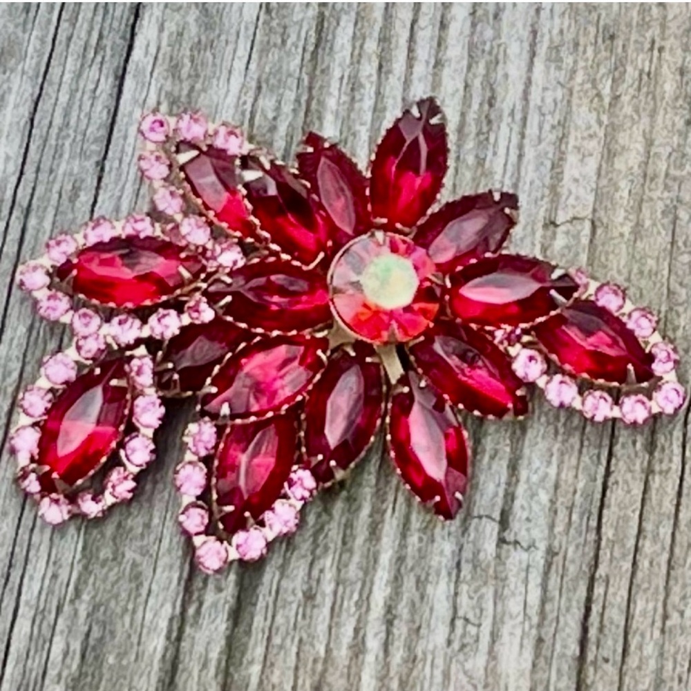 Vintage Brooch-Elegant Red and Pink Floral Style